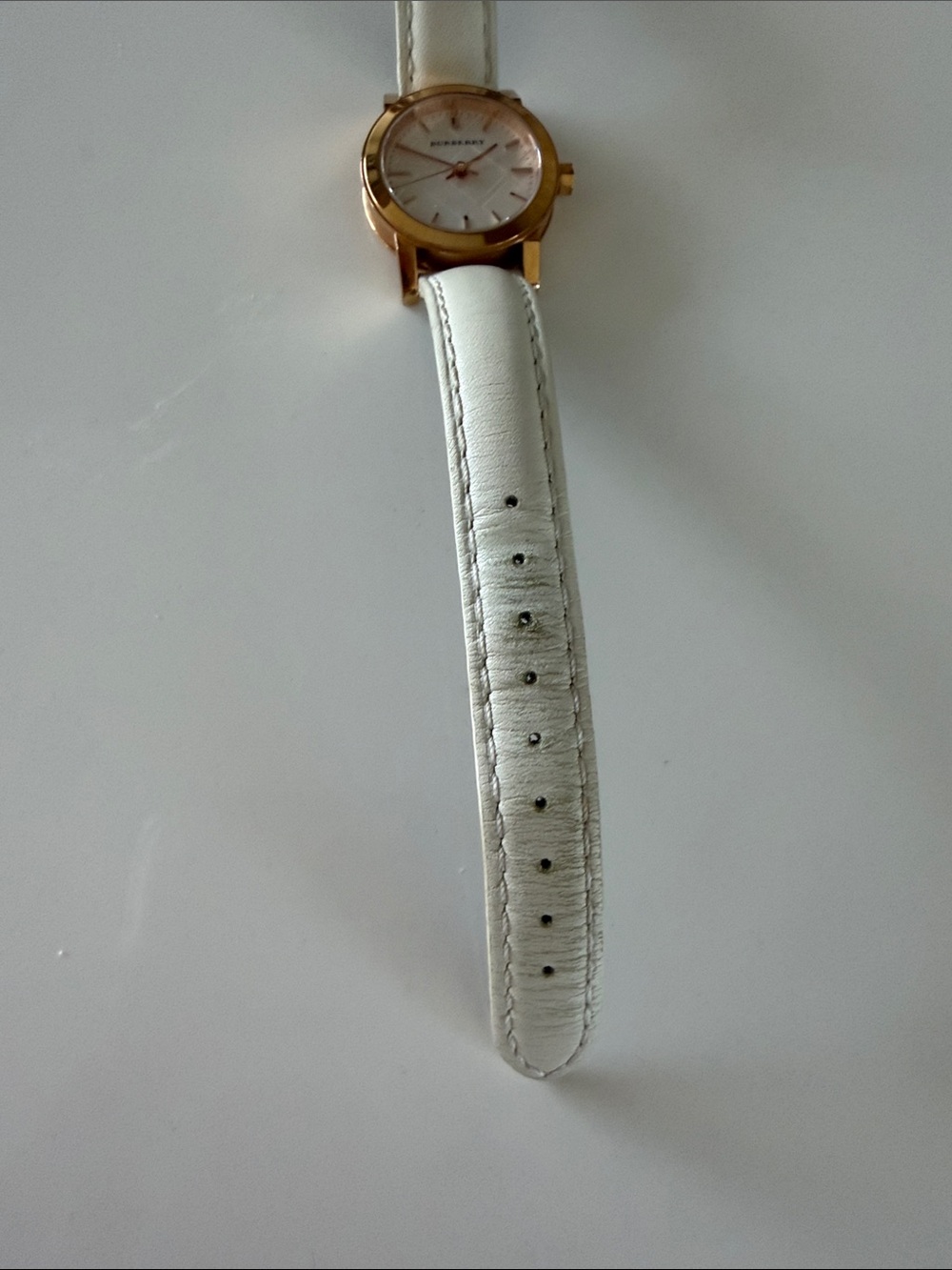 Burberry White Leather Strap Gold-Tone Sapphire Crystal Round Watch - Picture 6 of 6